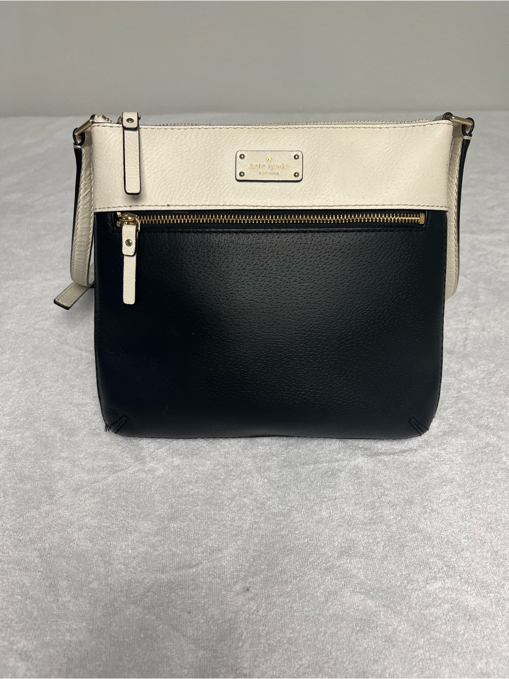 Kate Spade New York Black Cream Colorblock Leather Crossbody Bag Gold Zip